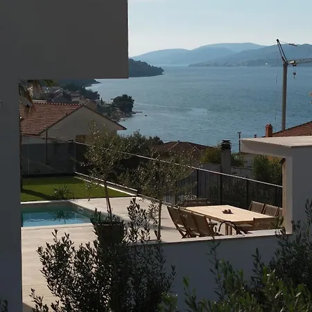 Villa Olivetum With Heated Pool