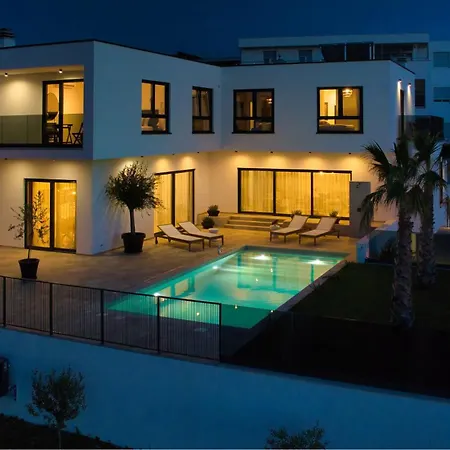 Olivetum With Heated Pool *