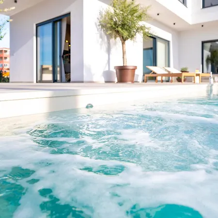 Olivetum With Heated Pool *