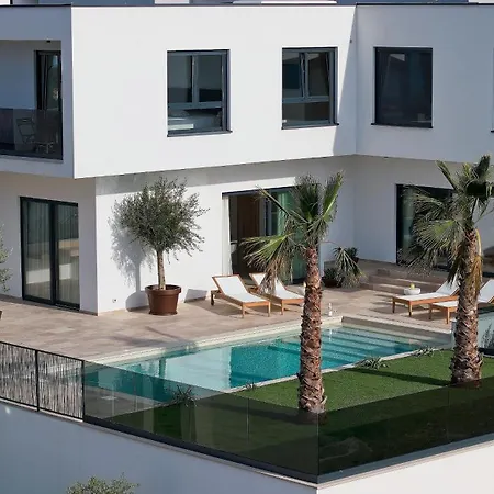 Olivetum With Heated Pool