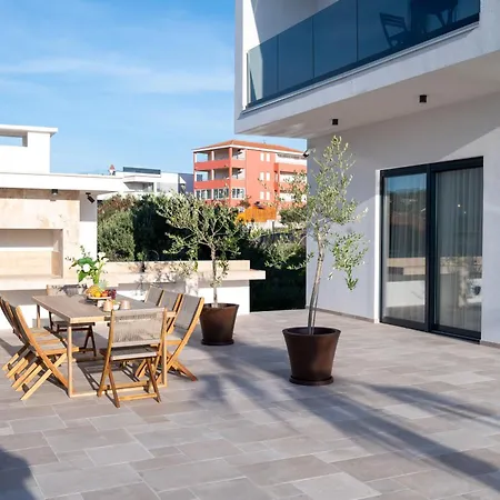 Villa Olivetum With Heated Pool Trogir