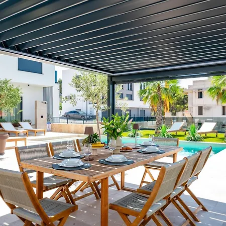 Olivetum With Heated Pool Vila